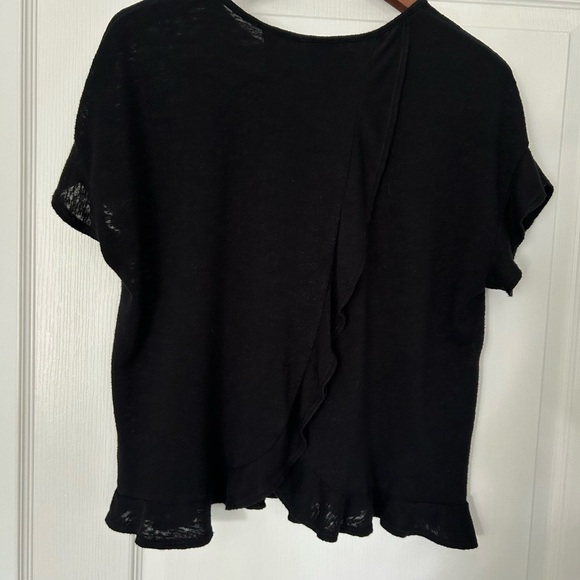 Bobeau Black Boxy Ruffled Short Sleeve Blouse - Picture 3 of 4